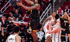 开云APP-火箭鏖战马刺，约基奇点燃赛场