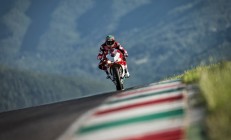 开云体育直播-绿茵场上的战争隐喻，当卡马文加在美加墨世界杯接管比赛，我们想起了什么？