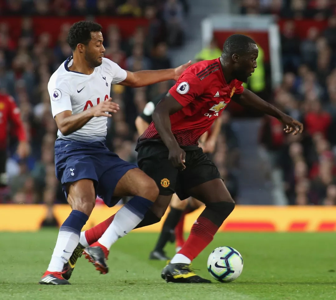 包含华伦西亚-不敌奥萨苏纳,遭遇两连败的词条 包含华伦西亚-不敌奥萨苏纳,遭遇两连败的词条