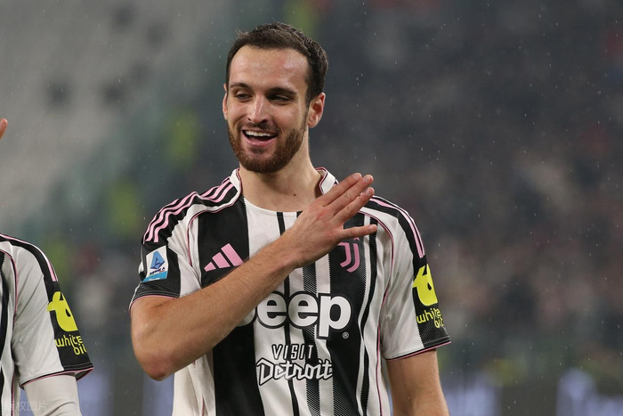 尤文图斯后卫神秘伤退,球队防线泄漏的简单介绍 尤文图斯后卫神秘伤退,球队防线泄漏的简单介绍