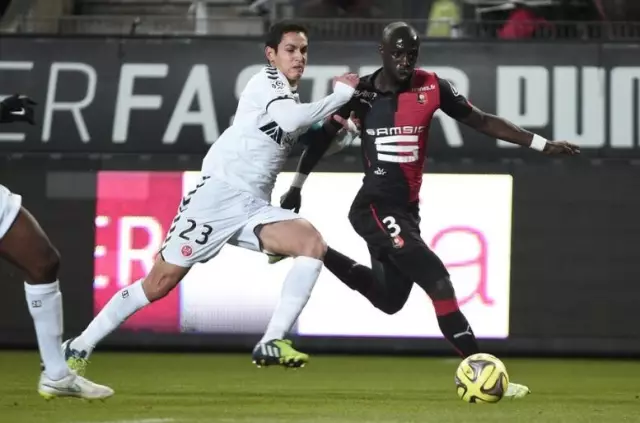 关于兰斯主场战平亚眠,争夺一分的信息 关于兰斯主场战平亚眠,争夺一分的信息