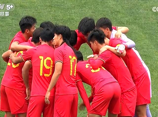 包含热血沸腾，欧洲强队在赛场上全力拼搏的词条