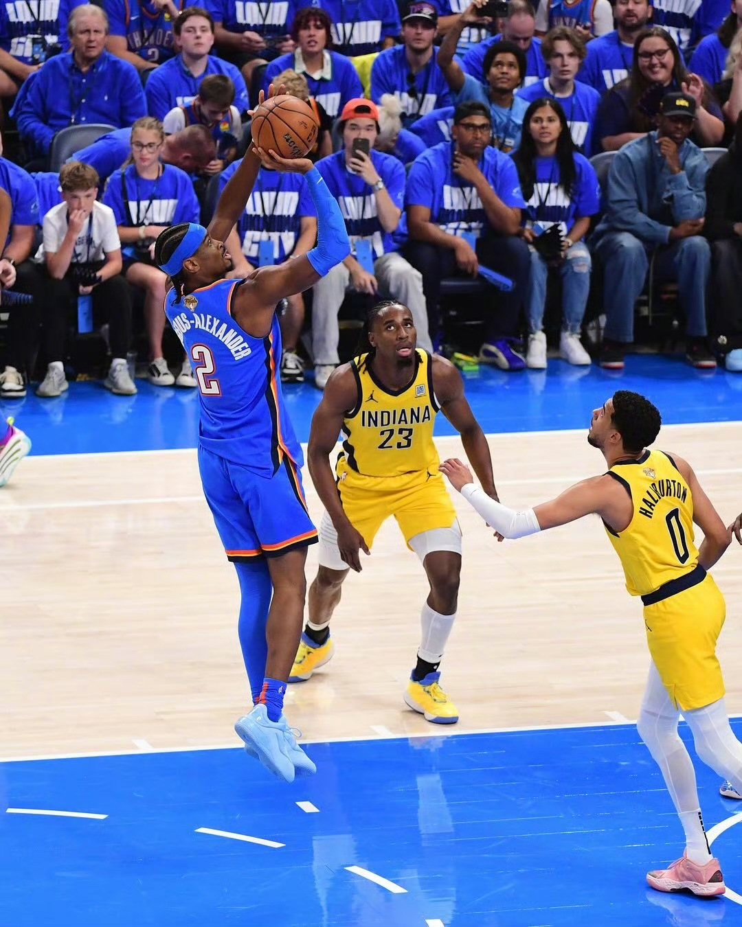 包含快船擒下步行者，主场取得三连胜的词条