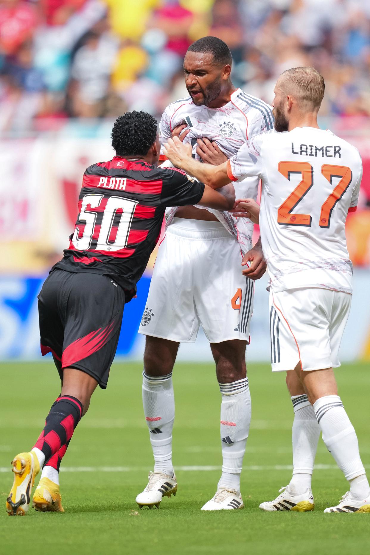 拜仁慕尼黑进球领先,轻松晋级 拜仁慕尼黑进球领先,轻松晋级