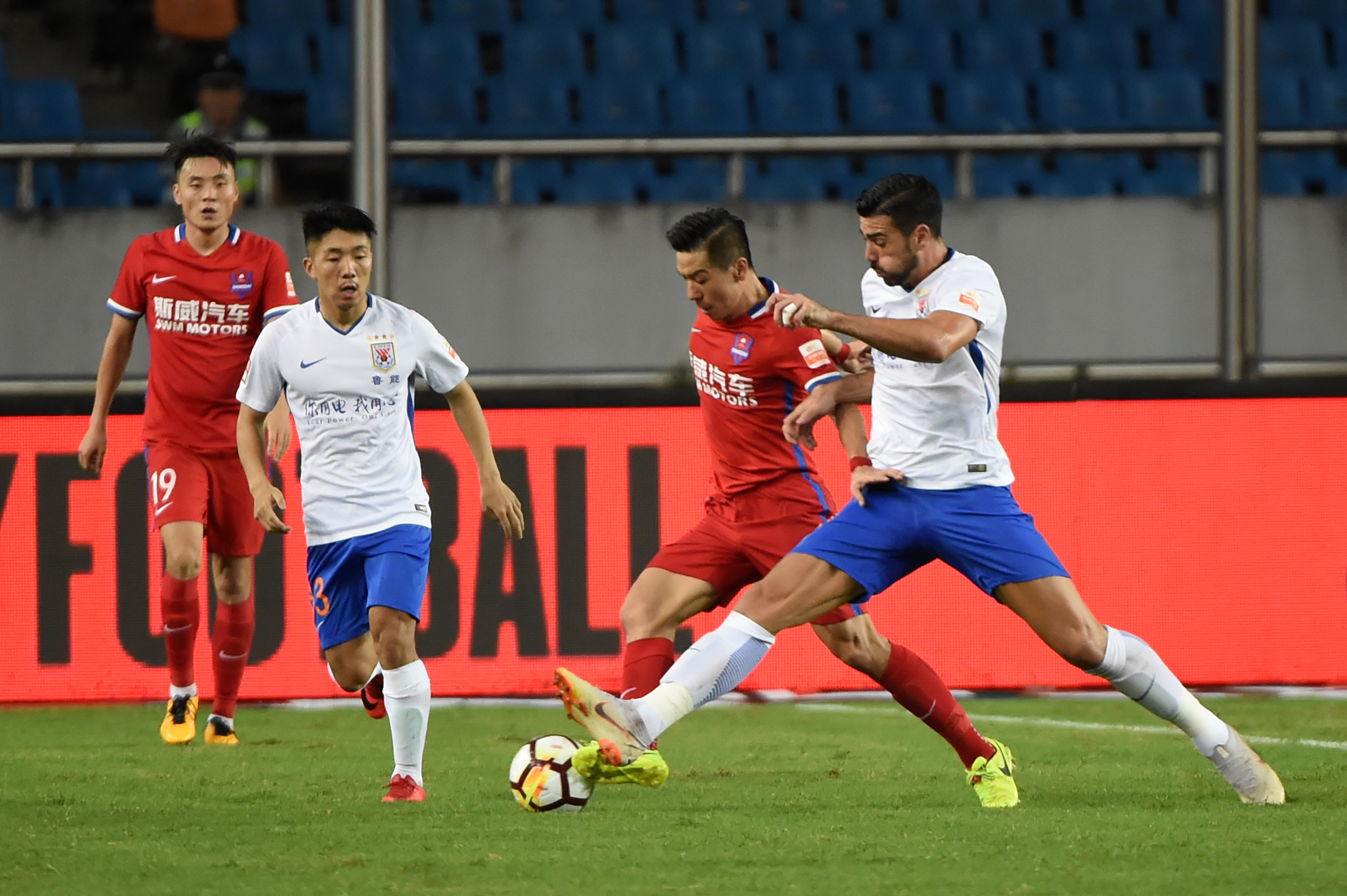 天津泰达主场不敌重庆斯威，遭遇连败