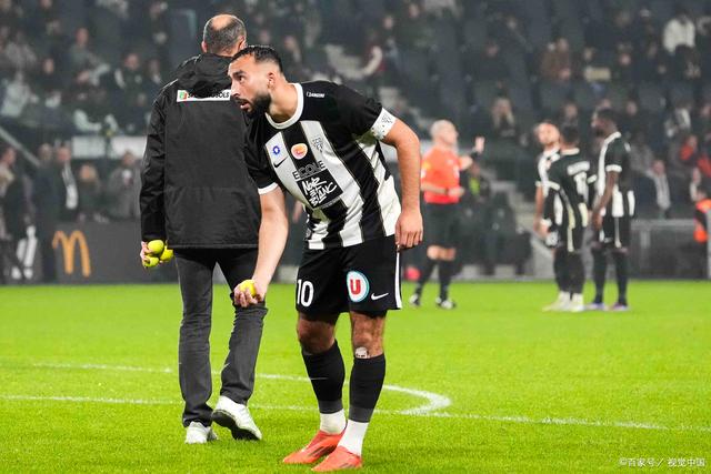 包含昂热客场不敌对手，积分继续滑落的词条