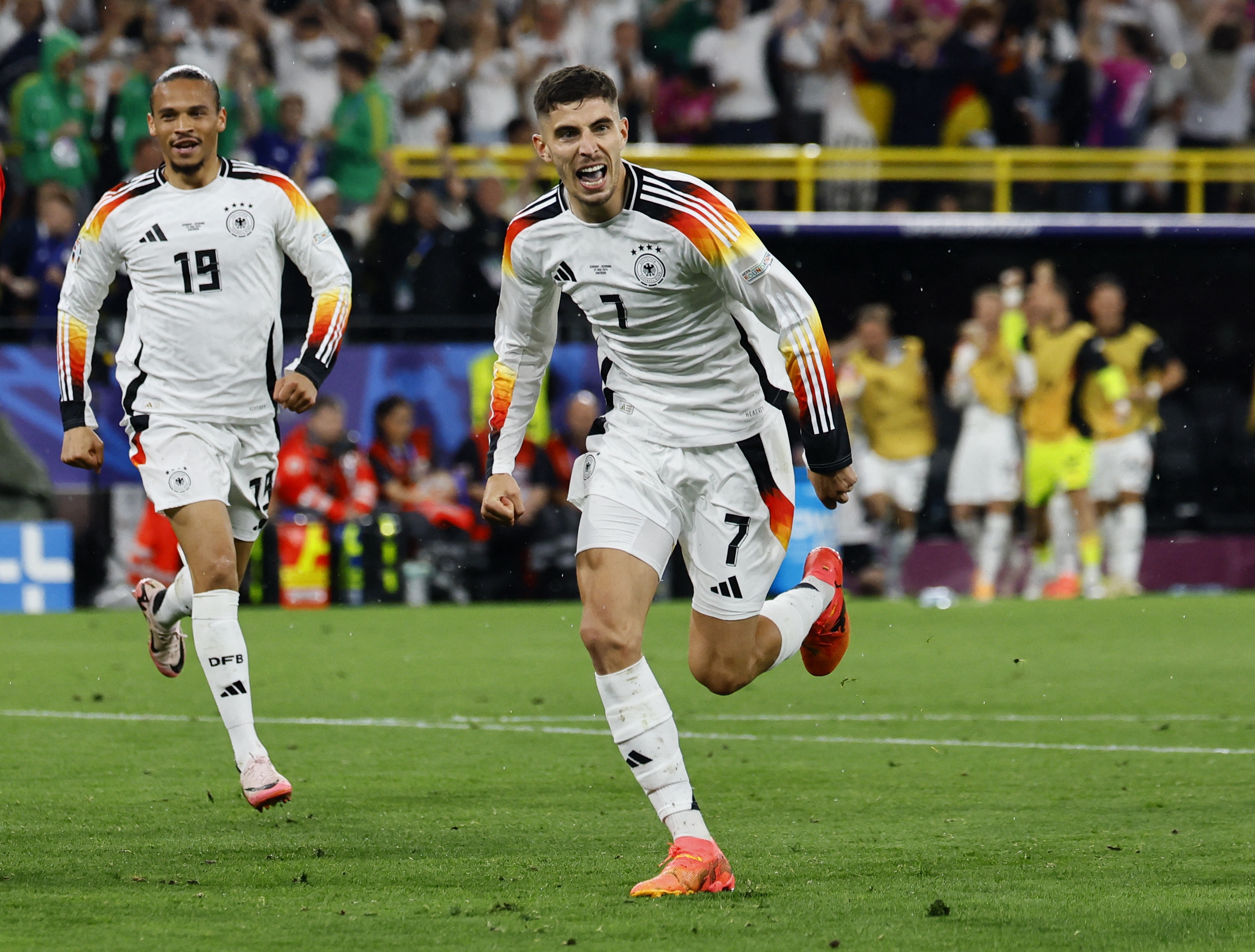 英格兰轻取波兰,萨内点燃赛场的简单介绍 英格兰轻取波兰,萨内点燃赛场的简单介绍