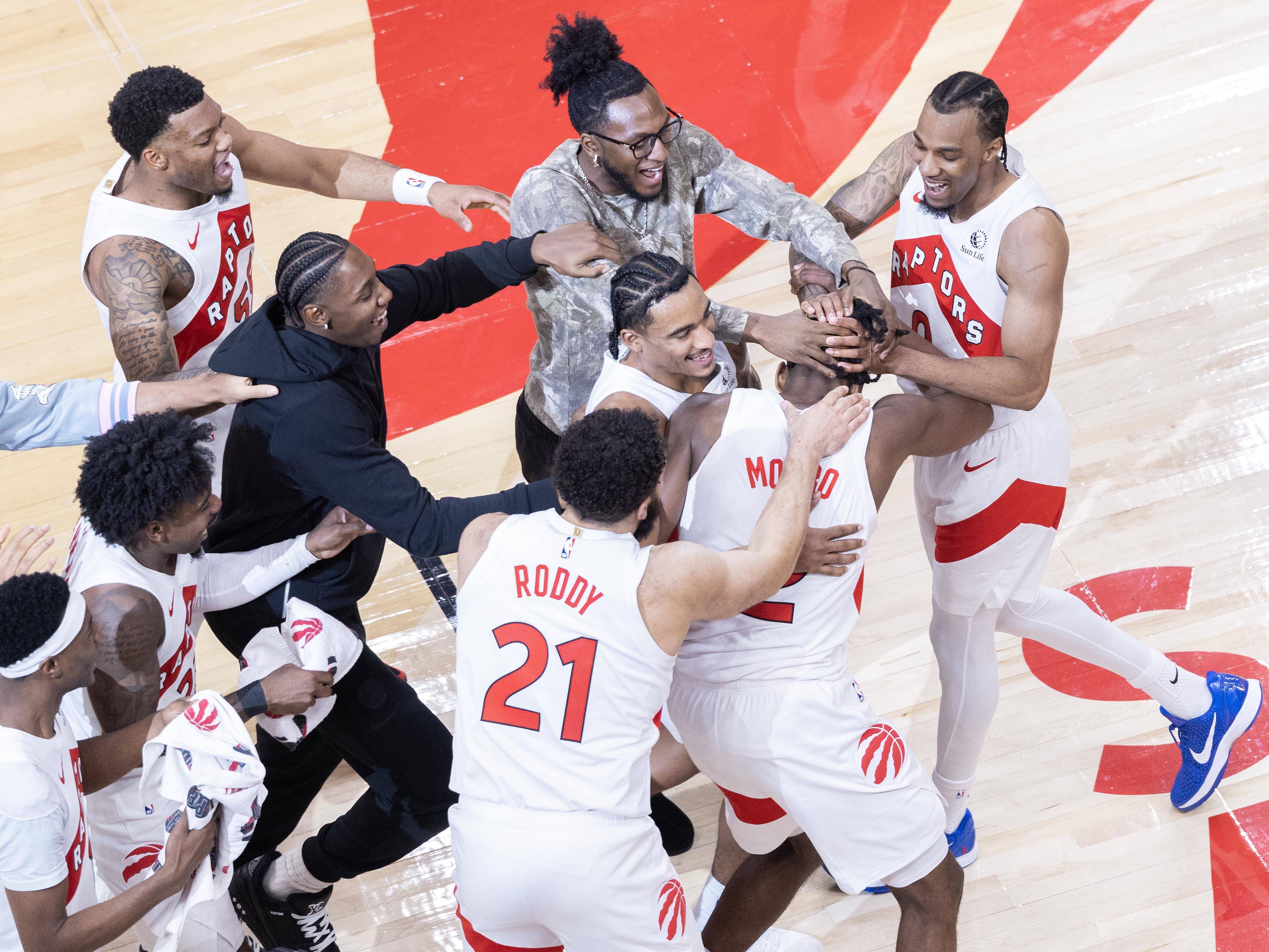 猛龙轻取76人,德罗赞带队取胜 猛龙轻取76人,德罗赞带队取胜